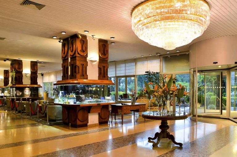 Lire la suite à propos de l’article Hôtel Carlton *****