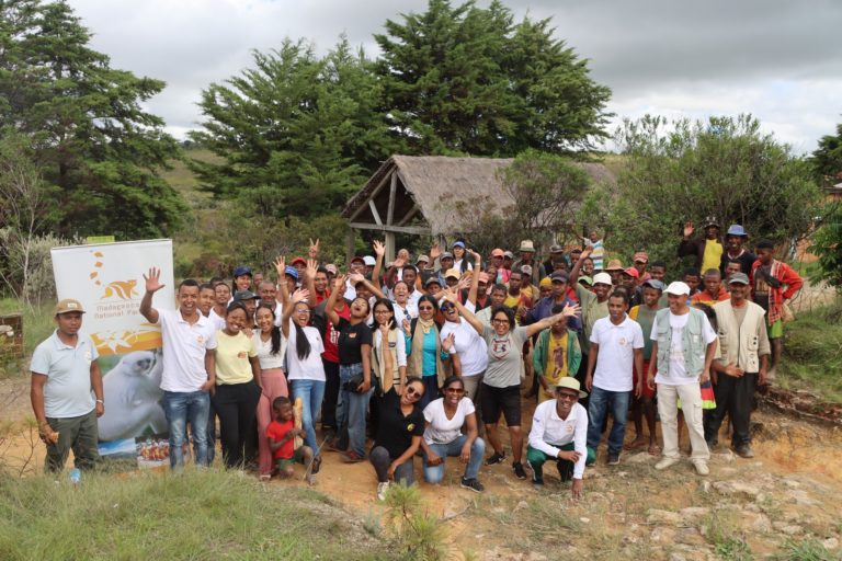 Lire la suite à propos de l’article Reboisement organisé par le Madagascar National Parks