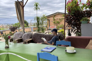 terrasse Chez Jeanne Talatamaty Antananarivo